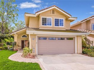 697 Galloping Hill Rd, Simi Valley, CA 93065