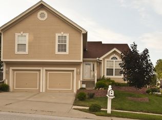 10302 NW 87th St, Kansas City, MO 64153