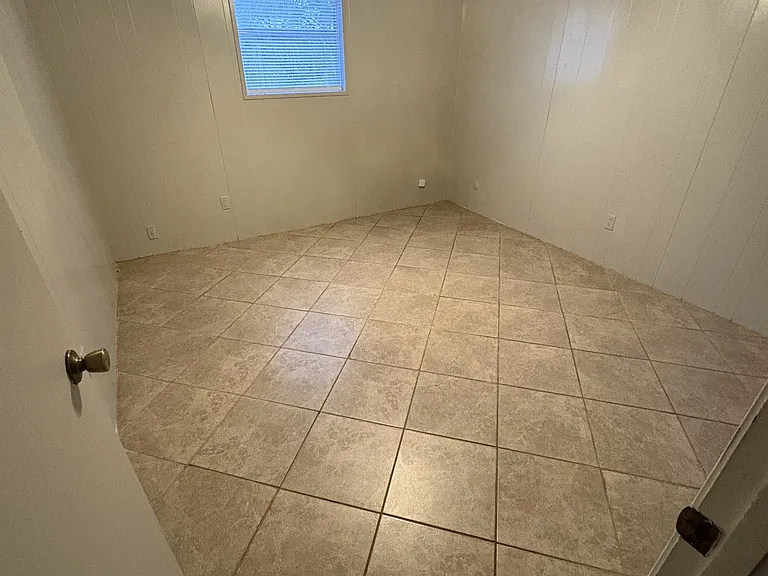 6255 Warren St — Photo 11
