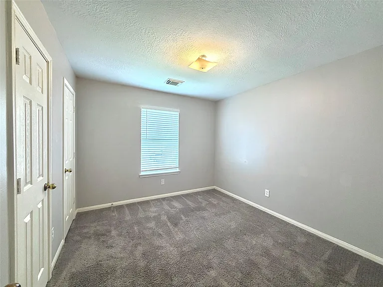 6415 Mountain Pines Ln — Photo 16