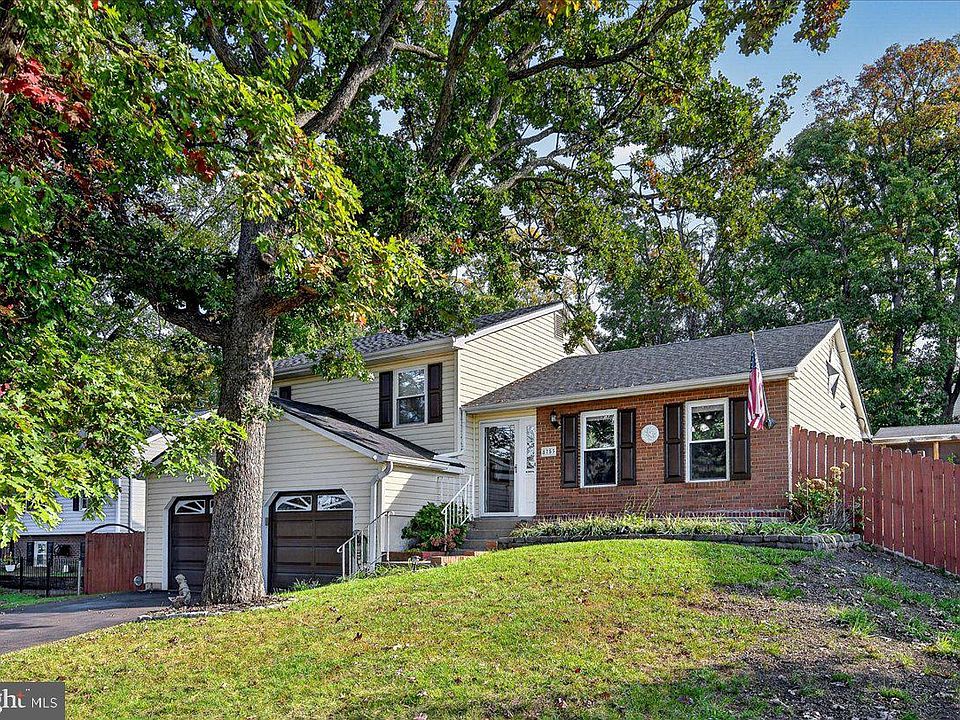 1st image of 8753 Country Ln