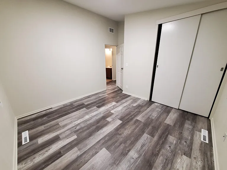 901 SW 32nd St — Photo 10