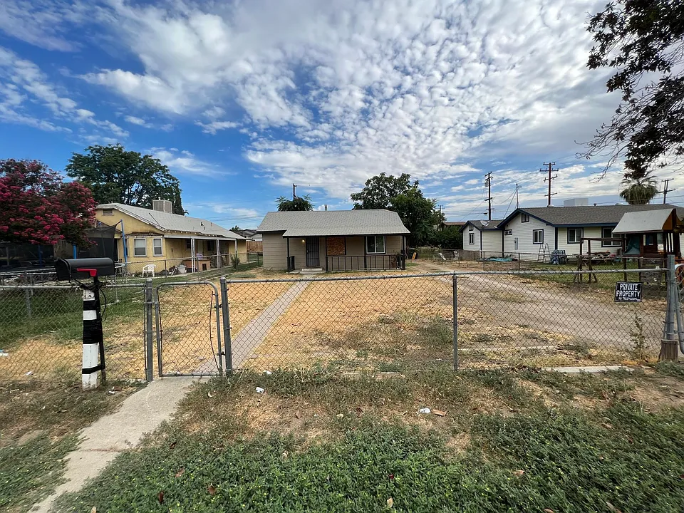 120 E Belle Ave
