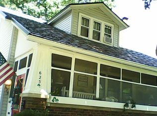 625 Bangs St, Aurora, IL 60505