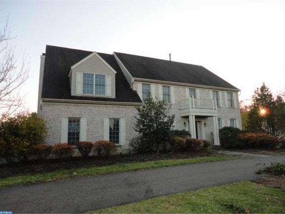 3rd image of 16 Robin Cir
