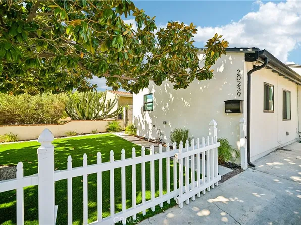 20235-20239 Hartland St, Winnetka, CA 91306