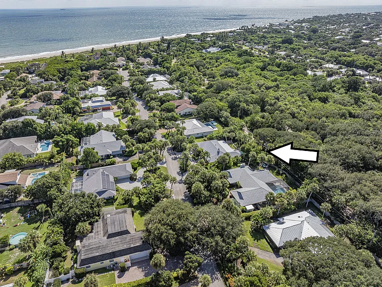 1425 Treasure Cove Ln — Photo 66