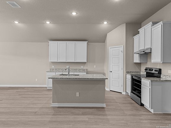 5th image of 4362 Southton Woods