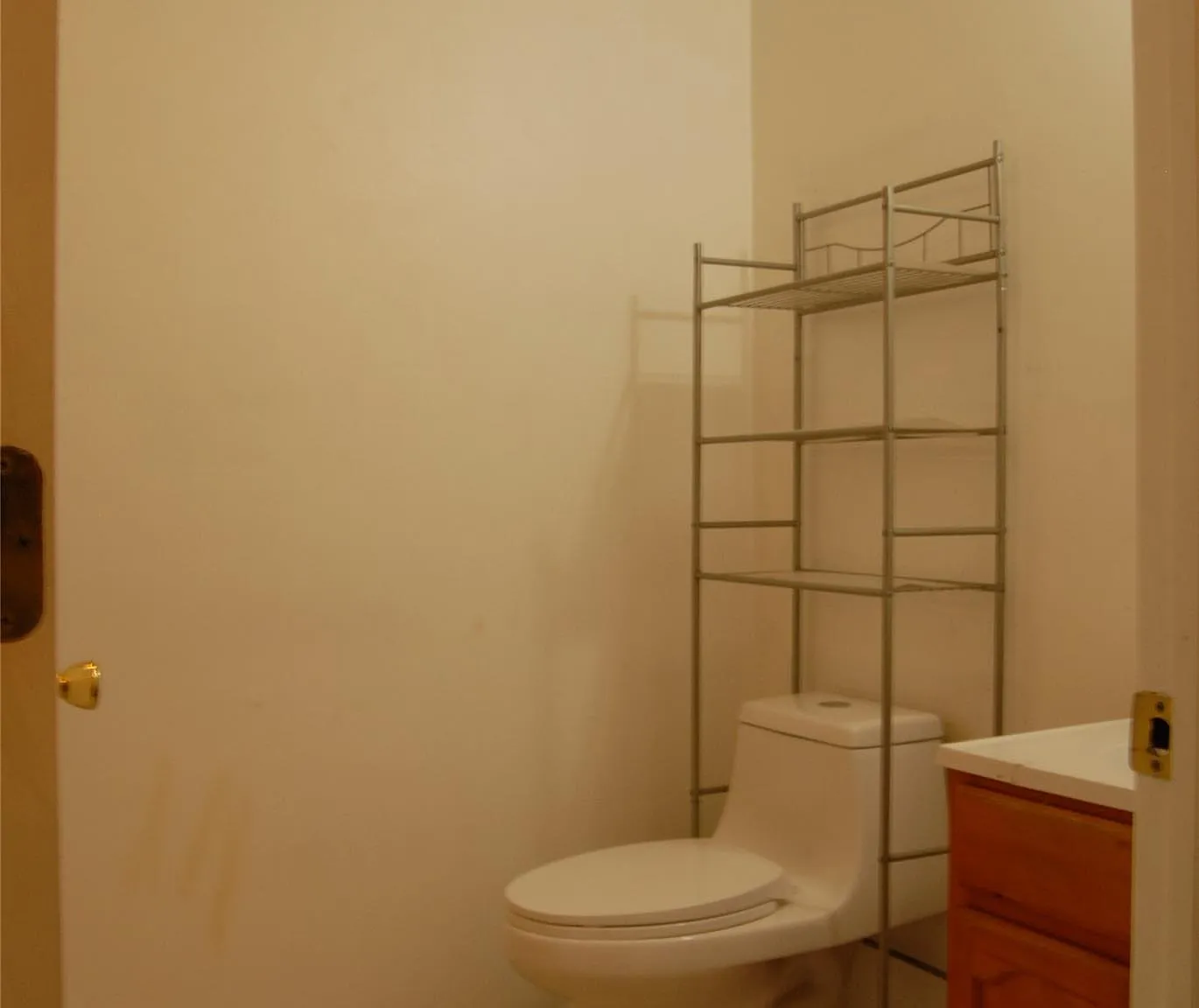2 bed, 1.0 bath, 875 sqft, $1,875 — Photo 3