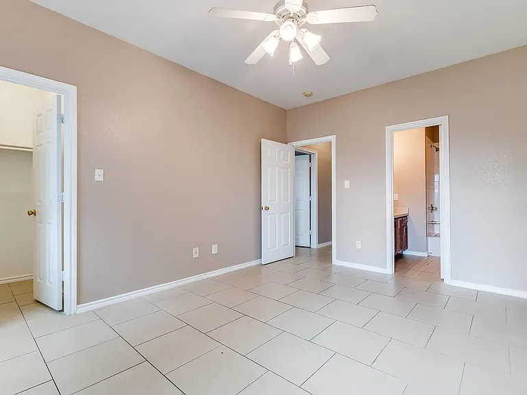 5907 Lovingham Ct #5907 — Photo 13