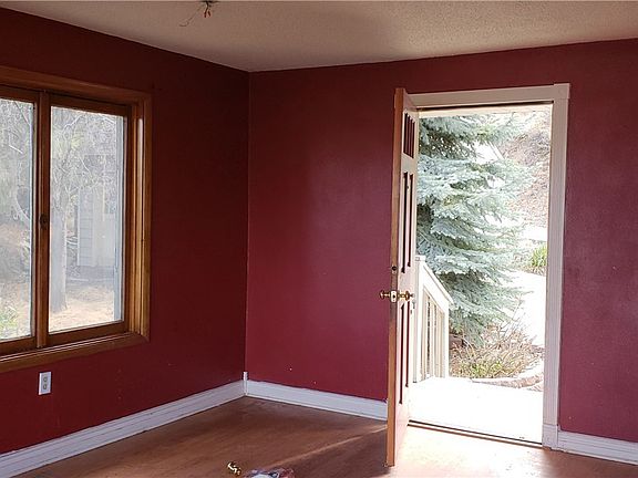 5th image of 331 Banks Ave