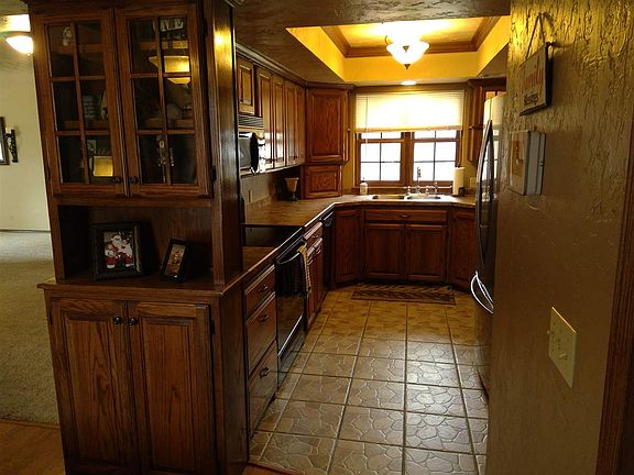3rd image of 2914 Robin Ridge Rd