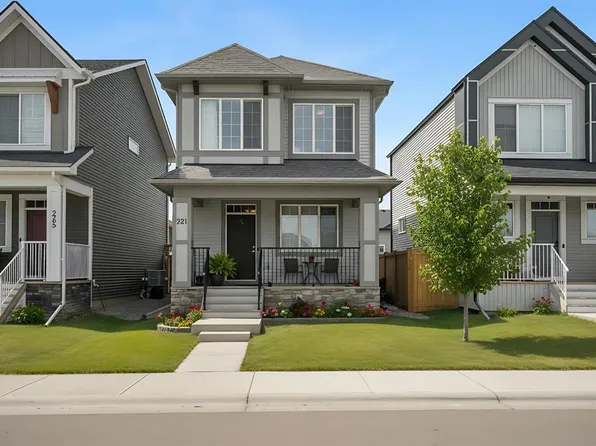 221 Ellen Way, Crossfield, AB T0M 0S0