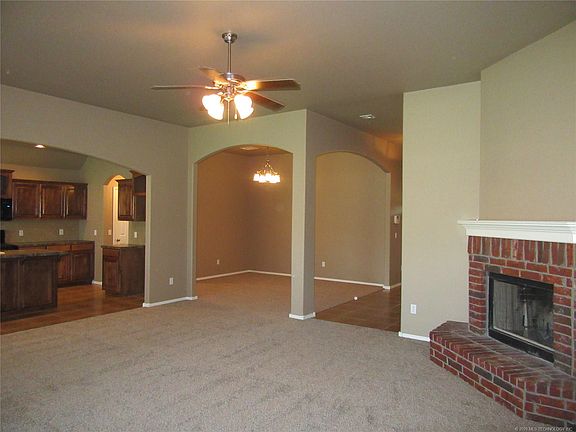 4th image of 4762 S 203 East Ave