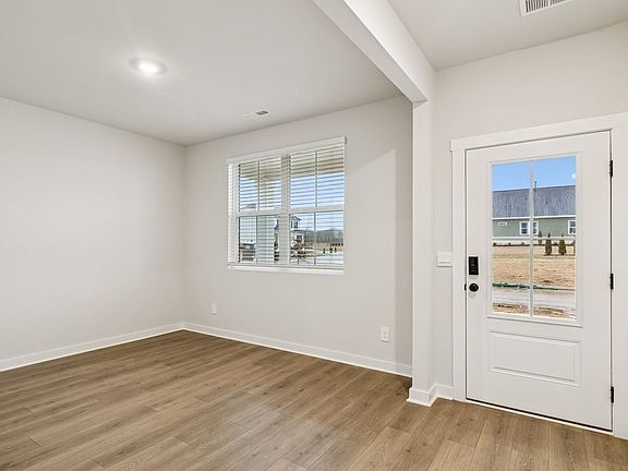 5th image of 5009 Wild Oat Cir