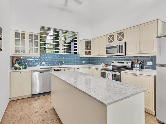 3rd image of 11 HARBOUR VIEW DRIVE
