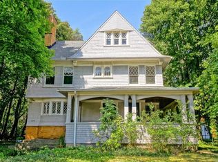 2373 Kenilworth Rd, Cleveland Heights, OH 44106
