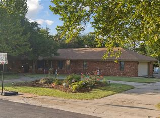 11709 W Little Ln, Mustang, OK 73064