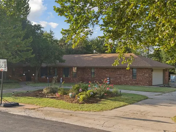 11709 W Little Ln, Mustang, OK 73064