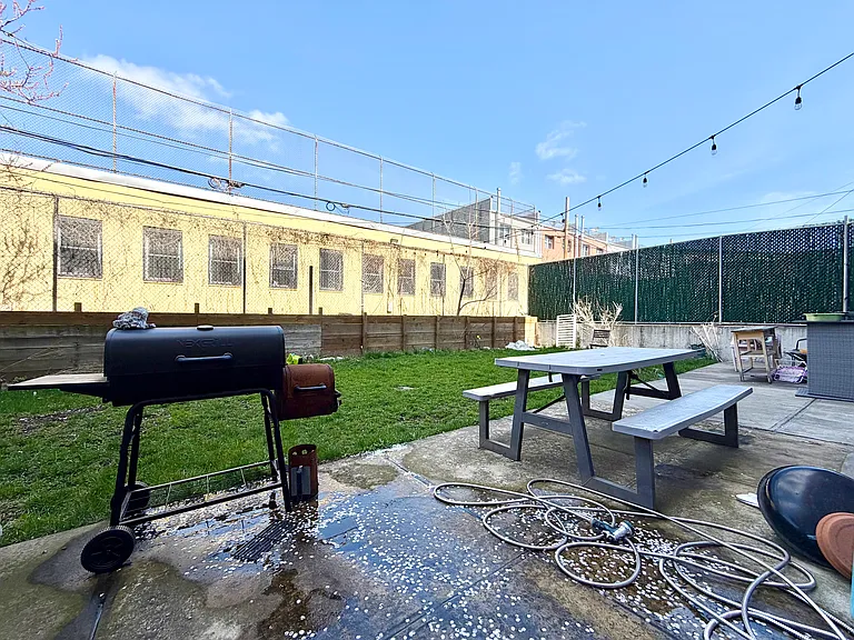 49 Cedar St #1R — Photo 8