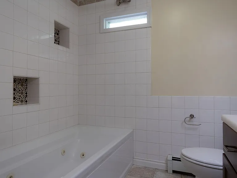 2223 Mercier St — Photo 9