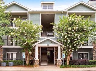500 Vista Lake Dr APT 101, Candler, NC 28715