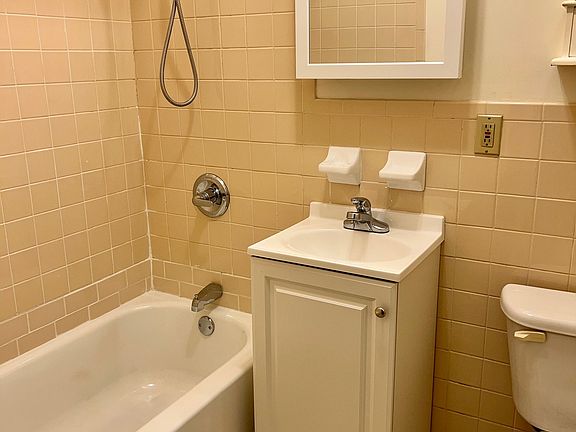 5th image of 365 Jefferson Ave #3