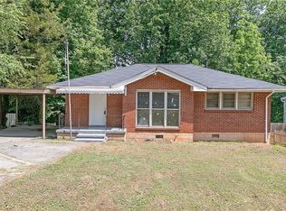 734 Calloway Dr, Forest Park, GA 30297