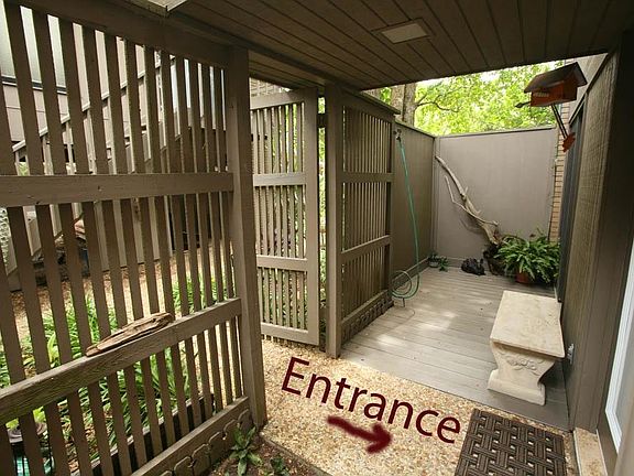 front entrance privacy court