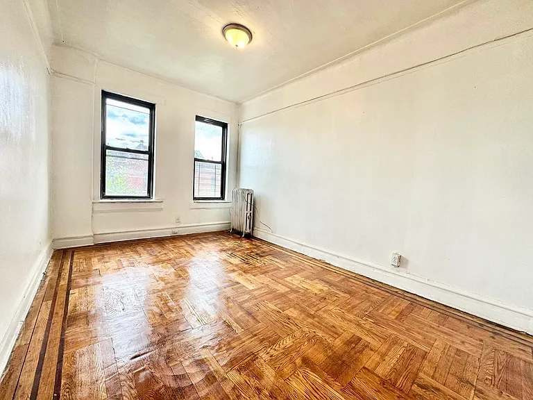 679 48th St #4B — Photo 6