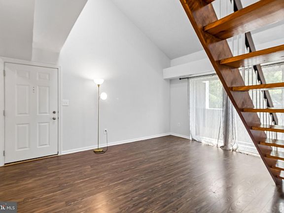 4th image of 1639 Carriage House Ter #1639-H