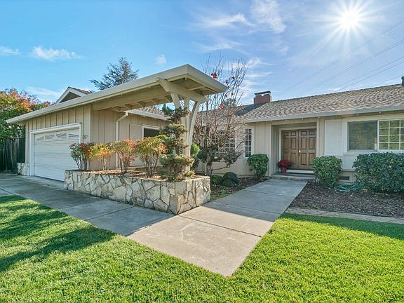 2nd image of 12877 Glen Brae Dr