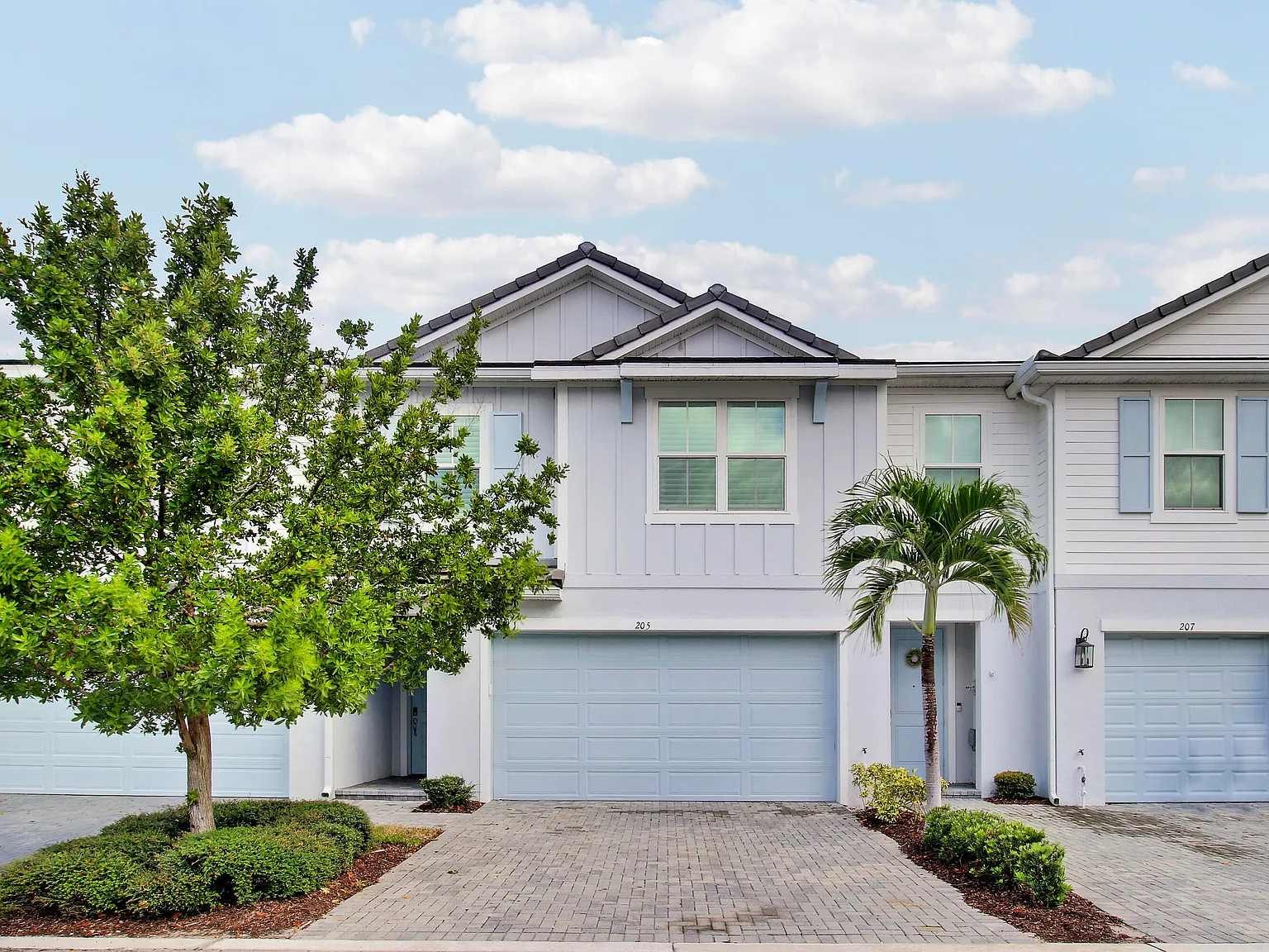 3 bed, 2.5 bath, 1974 sqft, $2,900 — Photo 3