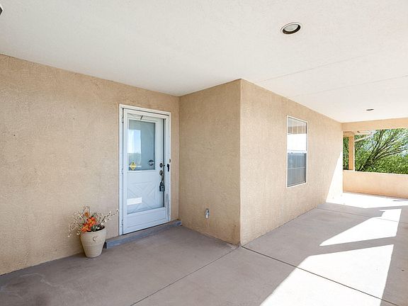 4th image of 37 Sage Ln