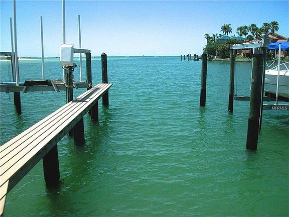 5th image of 1100 Pinellas Bayway S APT I3