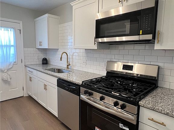 5th image of 4218 Cottage St