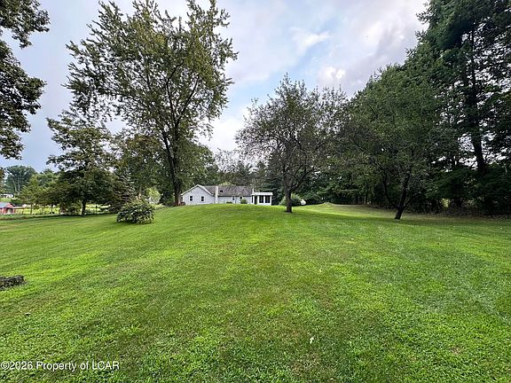 4th image of 125 Maple Tree Rd