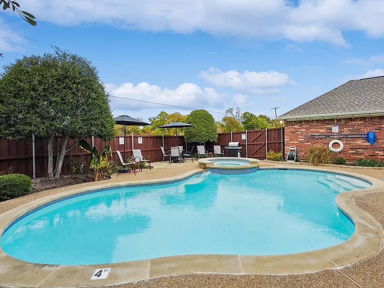 2401 Scarlet Oak Dr — Photo 40