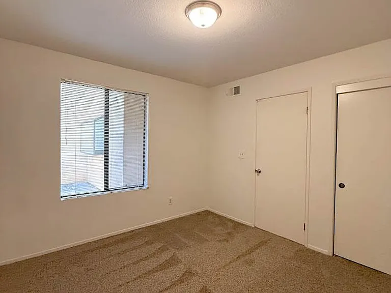 14500 Las Palmas Dr #32 — Photo 13