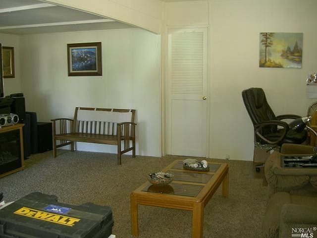 2nd image of 51 Roundelay Ln