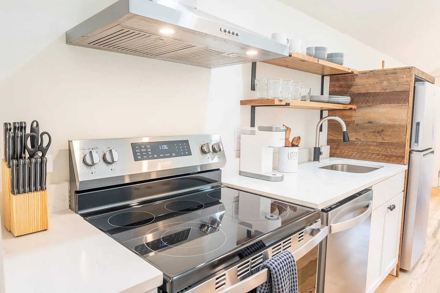 1 bed, 600 sqft, $1,800 — Photo 3