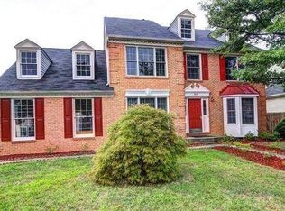 1400 Rainbow Ct, Herndon, VA 20170