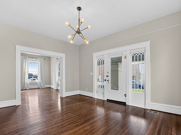 2nd image of 1630 Mistletoe Blvd Unit A