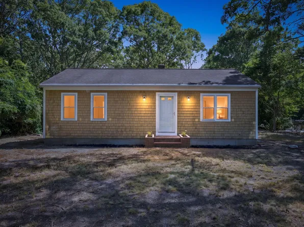 123 Elain Avenue, Teaticket, MA 02536