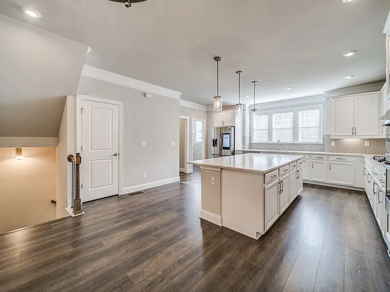 1363 Harris Way S — Photo 35