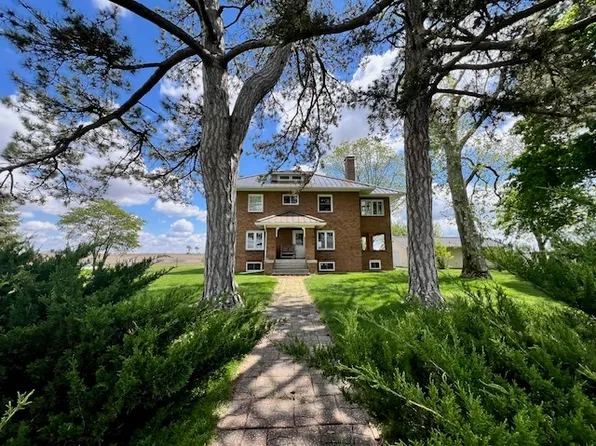 7418 South Rd, Clinton, IL 61727