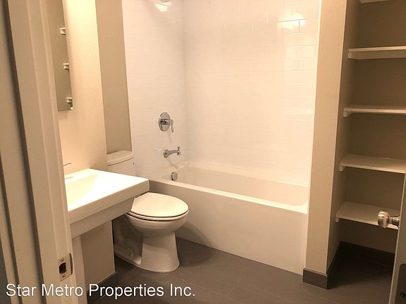 4th image of 2340 SE 50th Ave APT 8
