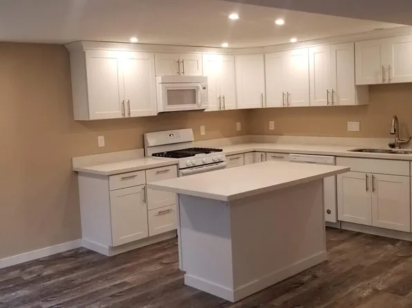 5419 32nd Ave SW #B, Seattle, WA 98126