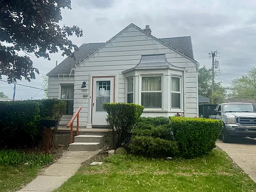 7592 Ready Ave Photo 1