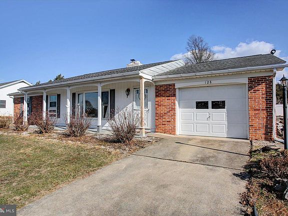 3rd image of 128 Hillside Dr